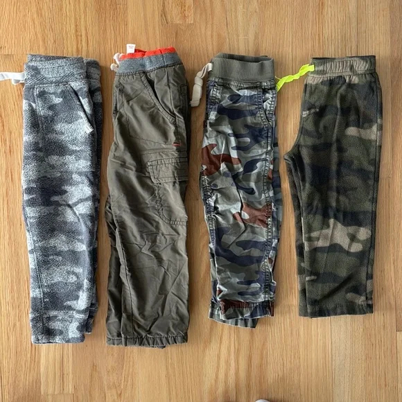 Bundle - 4 pairs Toddler Boys Explorer Camo Cargo Pants, size 2T - Picture 2 of 13